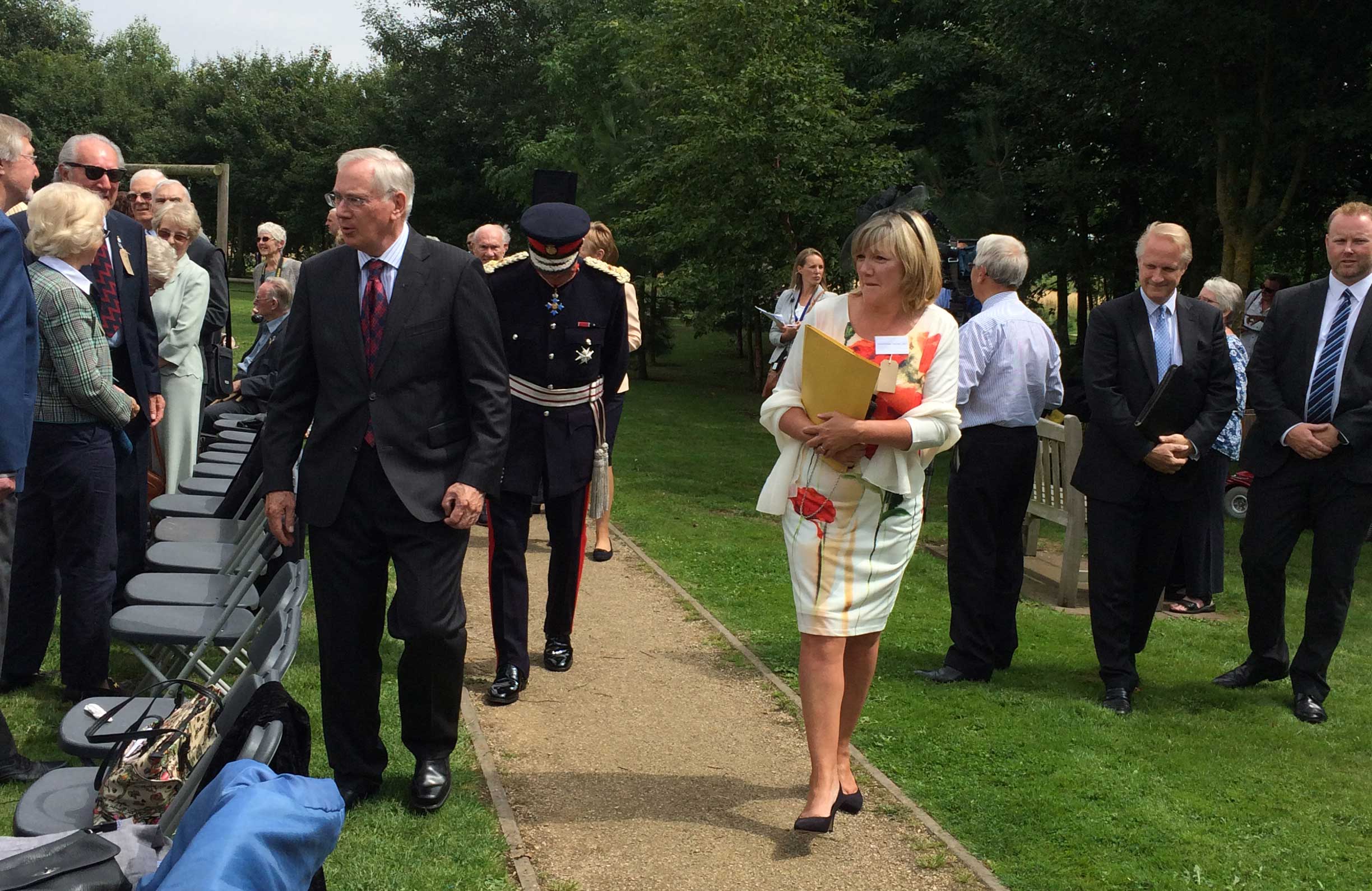 Evacuee Memorial with James Roffey, Karen Follows and Maurice Blik